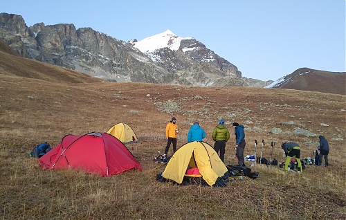 jak-wybrac-idealny-namiot-biwakowy-przewodnik-dla-poczatkujacych